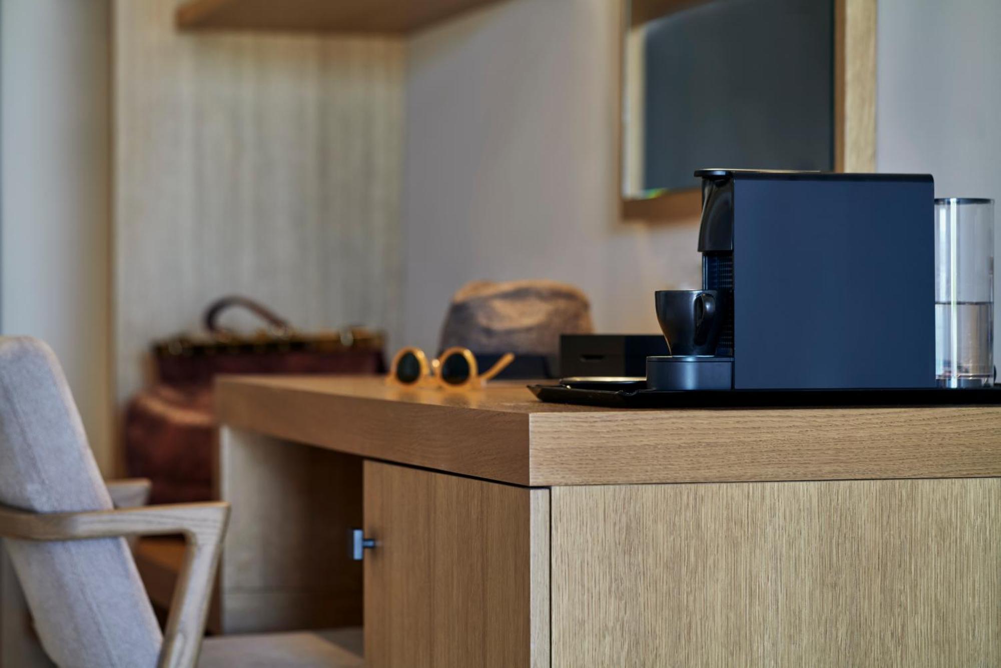 Celestial All Suites Afrato الغرفة الصورة