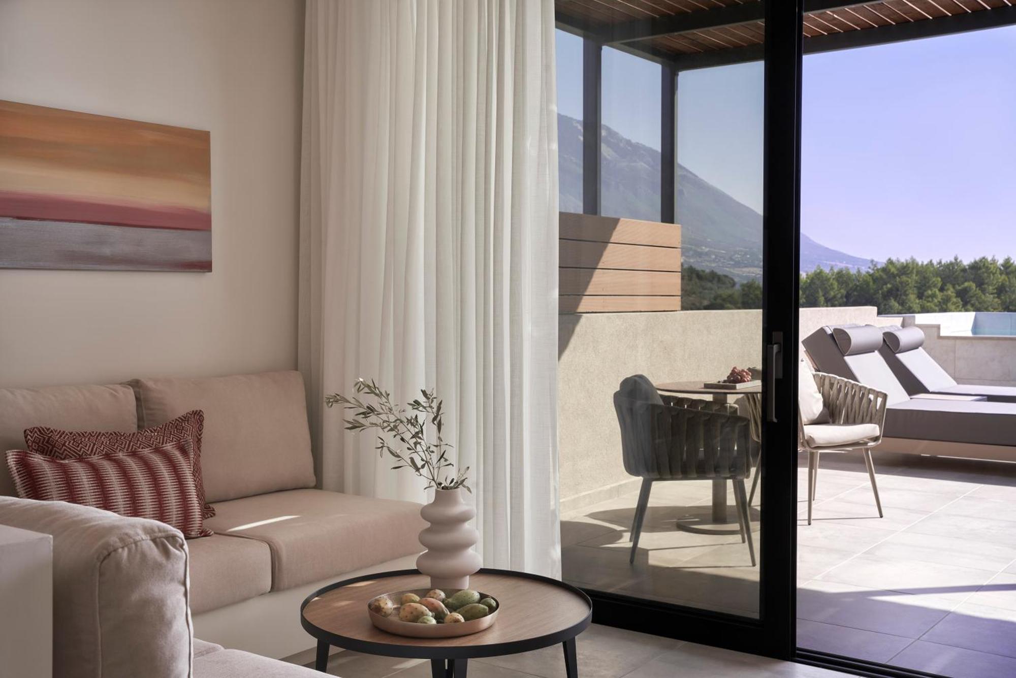 Celestial All Suites Afrato الغرفة الصورة